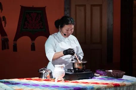 Обзорная экскурсия по городу Якутску.
1 день: 