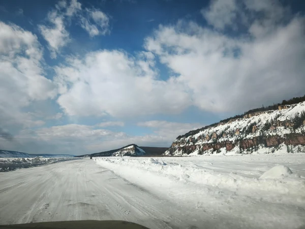 4 день: Экспедиция к Поющим скалам